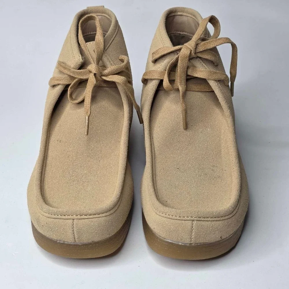 Amazon Essentials Men's Ankle Chukka Boots Size 9 Beige Faux Suede Lace Up Shoes